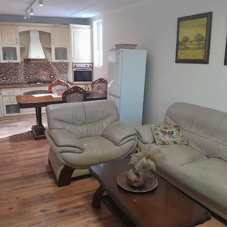 Apartment Tivari *